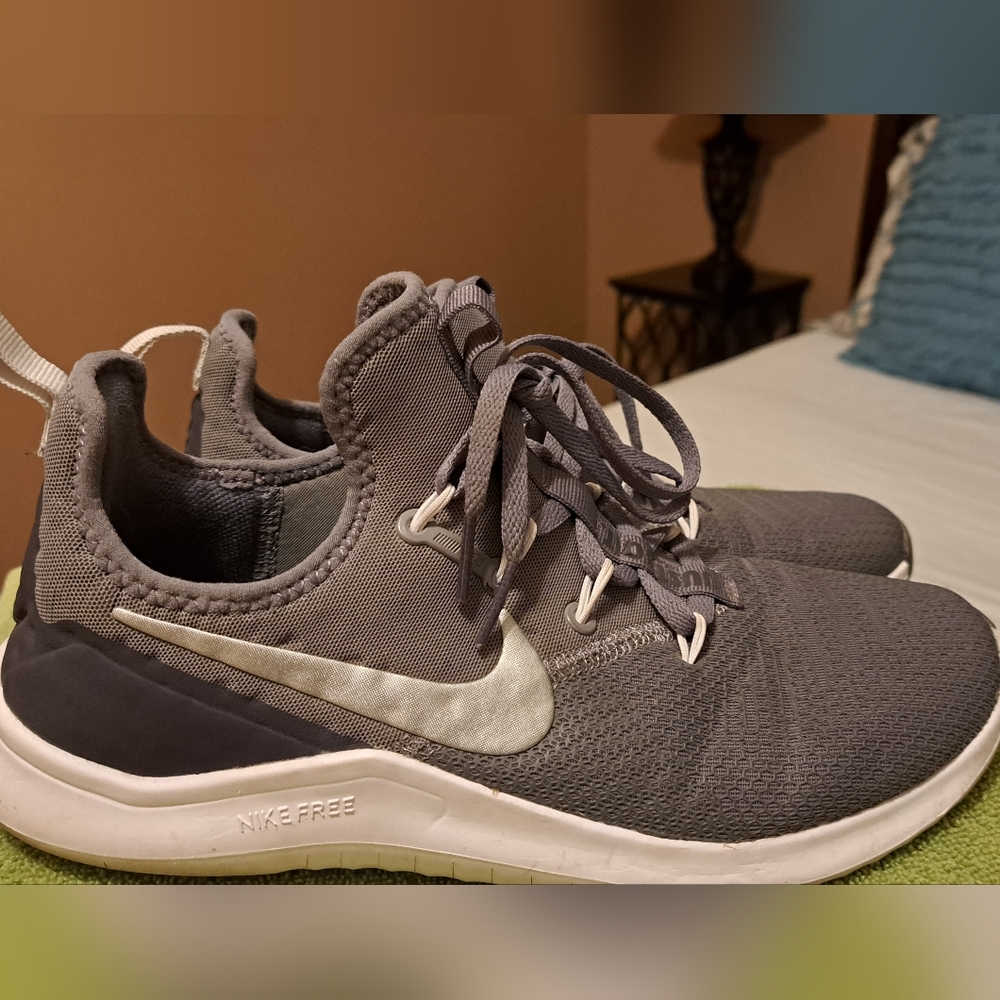 Women's nike shoes